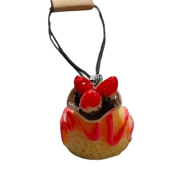 Kawaii Strawberry Topped Cake Phone Charm - Picture 1 of 2